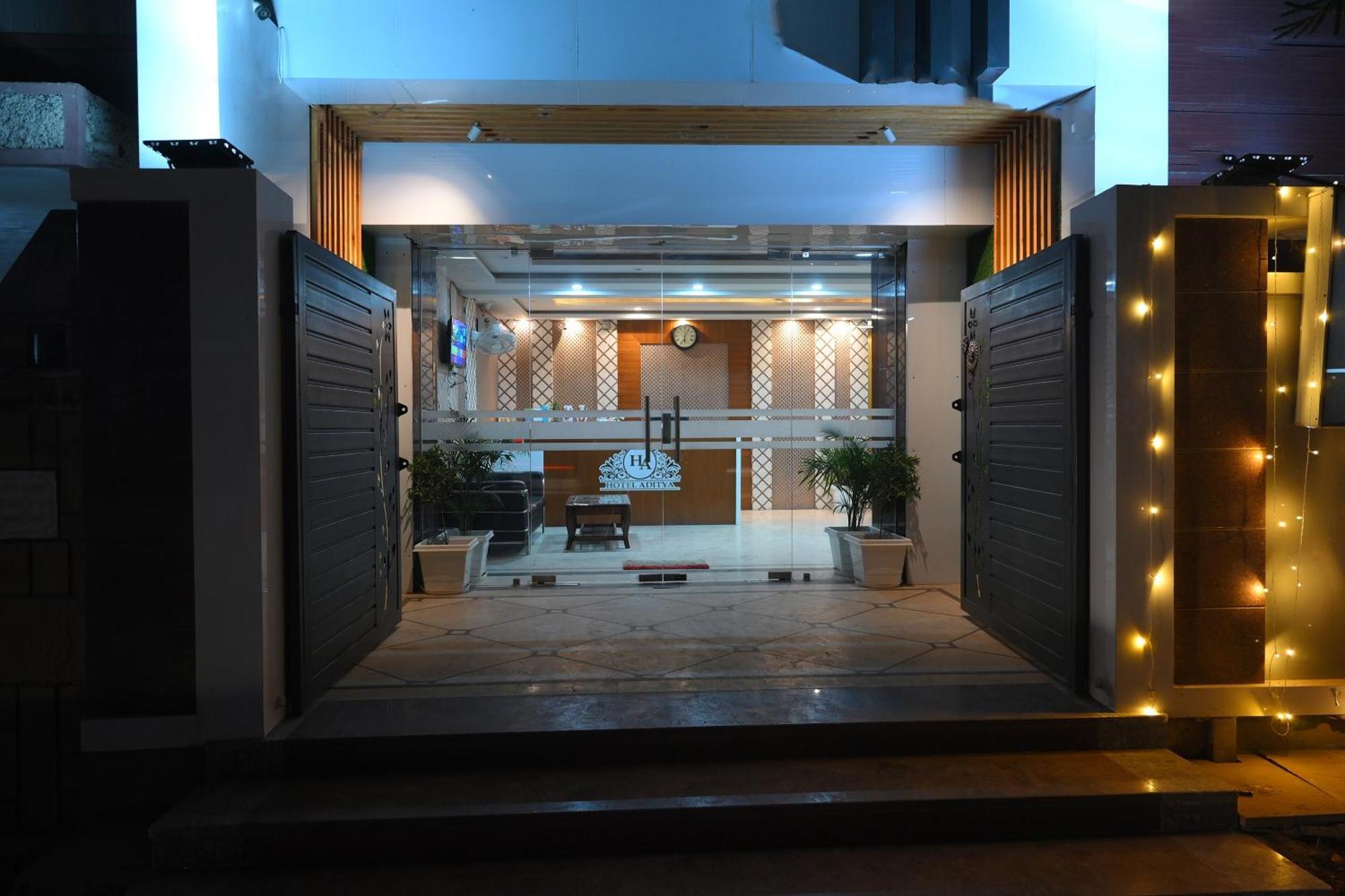 Townhouse Oak Hotel Ar Ganges Premium Varanasi Ngoại thất bức ảnh